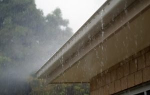 Why Hire a Gutter Cleaning Company?